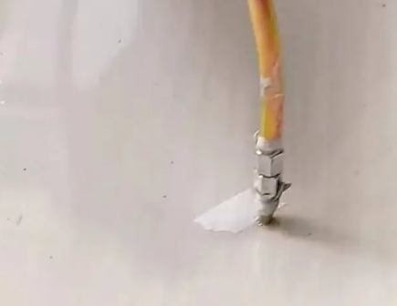 柳北瓷砖空鼓维修公司专业解答在瓷砖铺贴过程中，如果使用的砂料过粗（如全部使用了粗砂），可能会导致以下问题